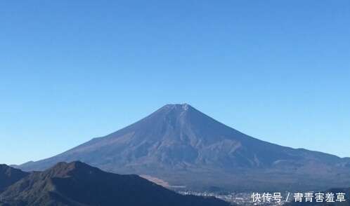 万年积雪的富士山被一场台风吹没了 富士山的真容是这样 楠木轩