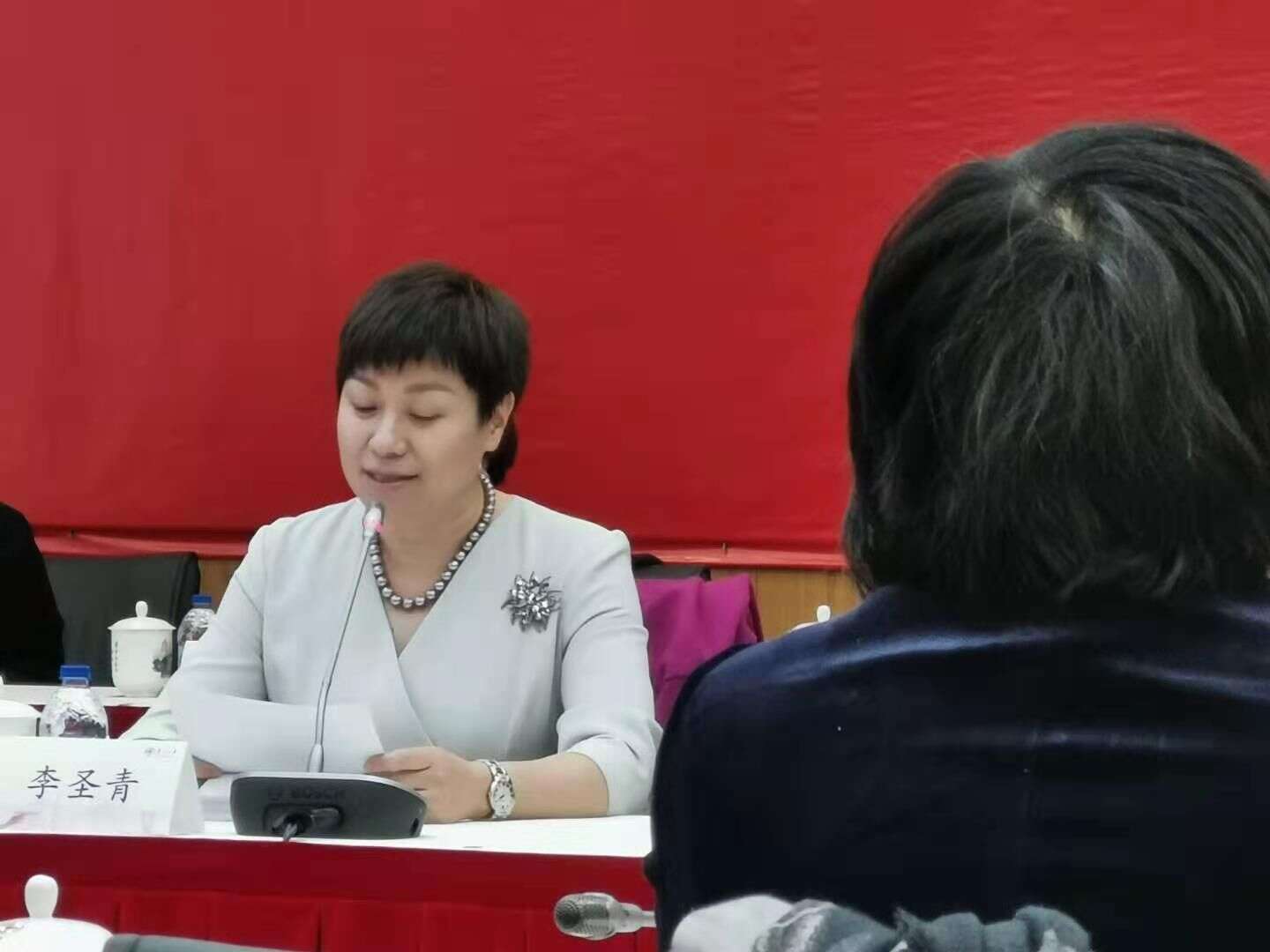 每一張成績單上都有女性的聰明才智 勤奮汗水 復旦大學今天的座談會上 優秀女教師分享了這些故事 楠木軒