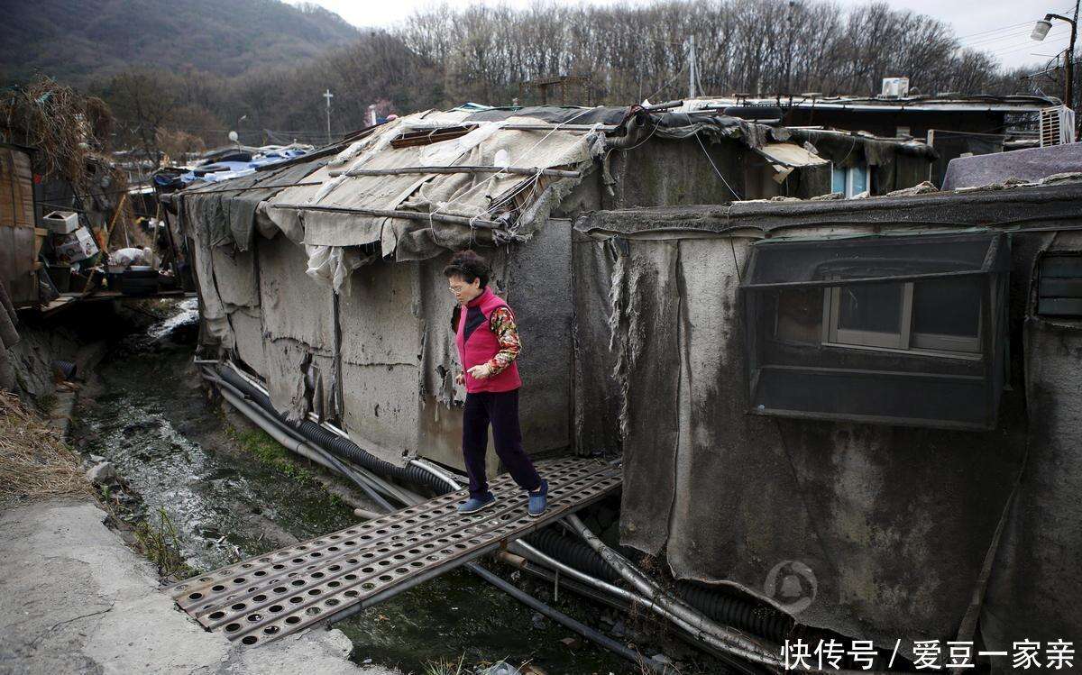 實拍韓國的城市窮人 生活在貧民窟 到鄉下給人養牲口 幹體力活 楠木軒