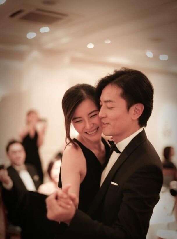 鄭伊健實力寵妻 豪擲百萬力挺蒙嘉慧日本創業 兩人結婚7年無子 楠木軒