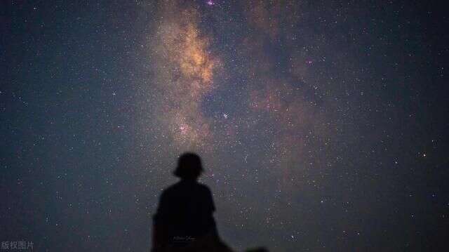 八月夜空精彩纷呈 英仙座流星雨领衔天幕剧场 楠木轩