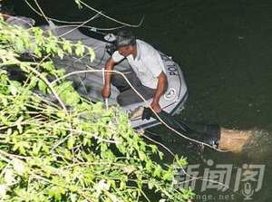 流浪漢跳河溺亡 引來大量民眾聚集圍觀