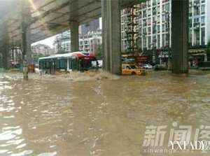 暴雨突襲武漢 市民生活在“水深火熱”中