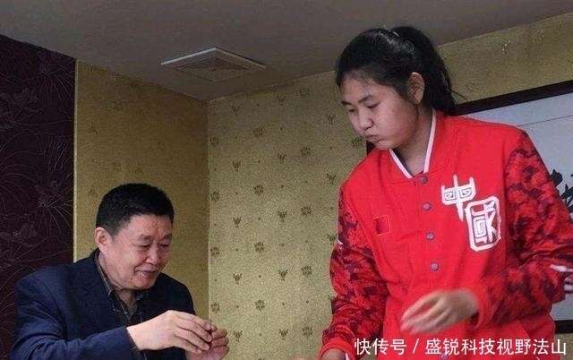 女篮小姚明备受期待 13岁身高2米26 运动能力超强曾被当成巨人症 楠木轩