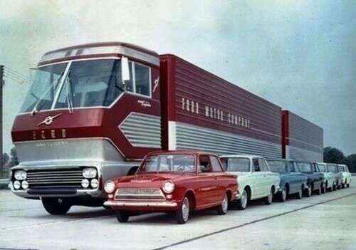福特 大红 卡车现世60年代最科幻的600马力公路列车 楠木轩
