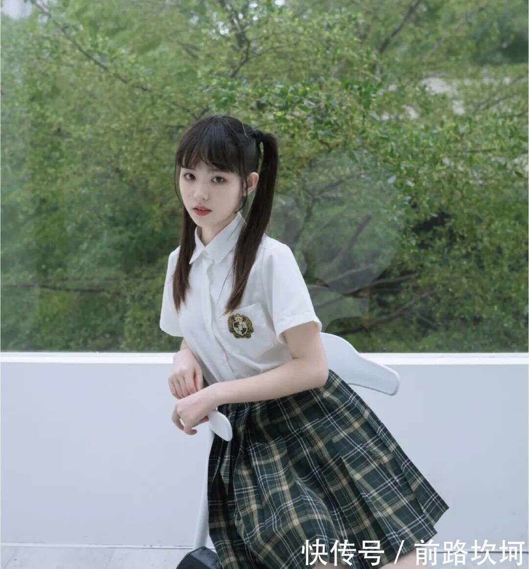 吴宣仪 Jennie这条火遍全网的jk制服裙 好看到我词穷 楠木轩