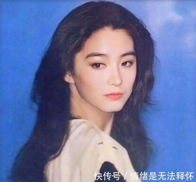 何晴彪悍情史 臉比陳紅美 挑男人的眼光卻差一大截 楠木軒